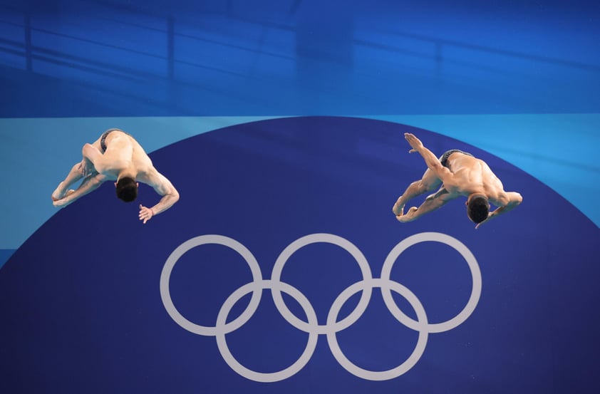 Mexicanos Osmar Olvera y Juan Manuel Celaya ganan Plata en clavados, país suma tres medallas en París 2024