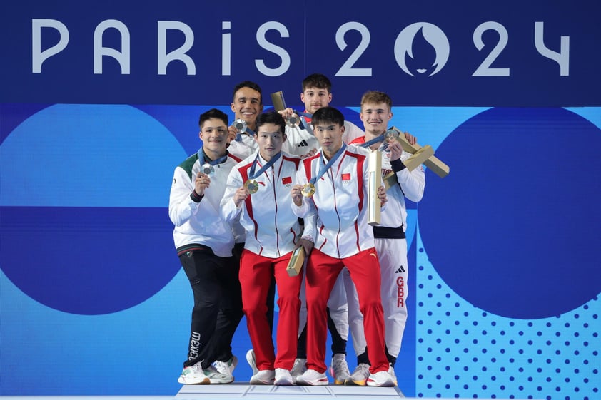 Mexicanos Osmar Olvera y Juan Manuel Celaya ganan Plata en clavados, país suma tres medallas en París 2024