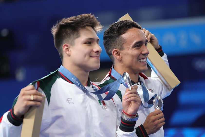 Mexicanos Osmar Olvera y Juan Manuel Celaya ganan Plata en clavados, país suma tres medallas en París 2024