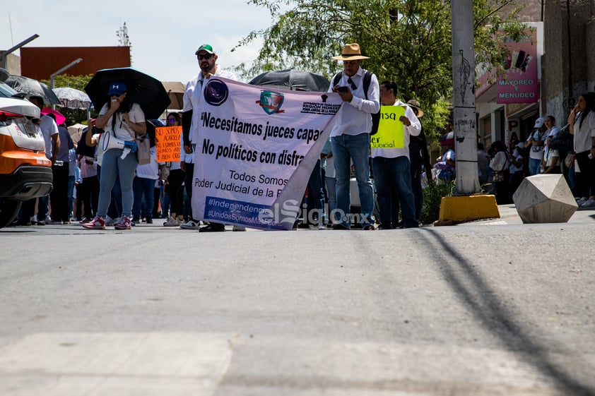 Con bloqueo en Torreón protestan contra la reforma judicial