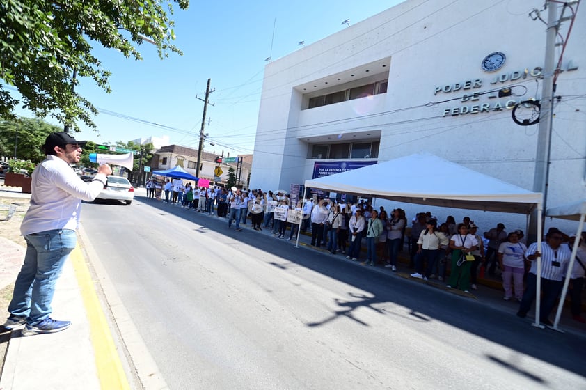 Siguen protestas por reforma judicial en Torreón, llevan bloqueo a Colón y Escobedo