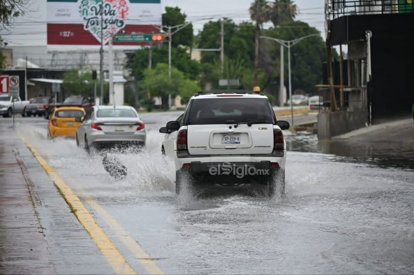 Lluvias alcanzan los 59.8 milímetros; atienden sectores anegados en Torreón