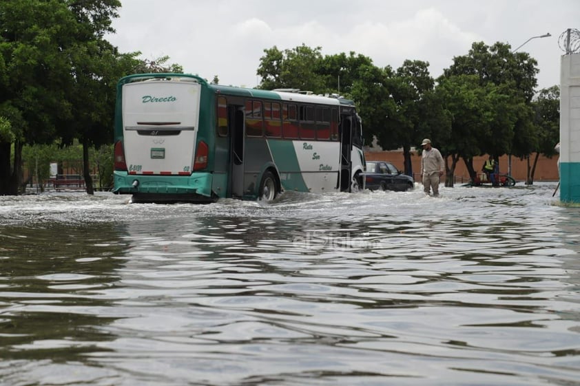 Lluvias alcanzan los 59.8 milímetros; atienden sectores anegados en Torreón