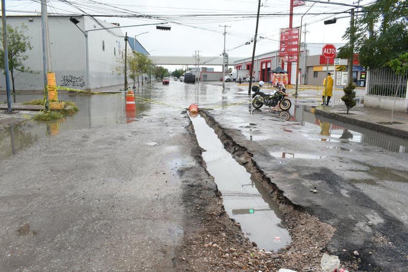 Aumentan baches en calles de Torreón