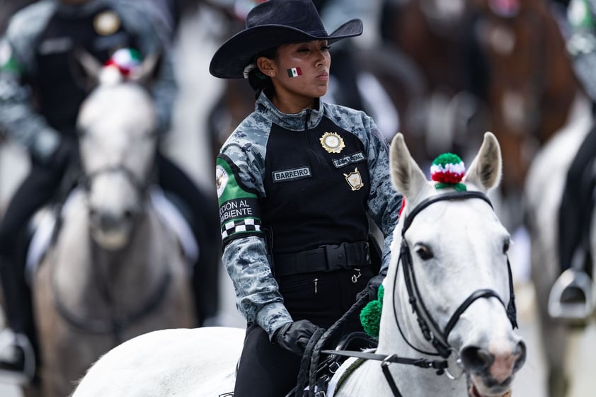 López Obrador encabeza su último Desfile Cívico Militar en CDMX