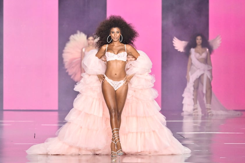 Desfile de Victoria's Secret regresa tras 6 años de ausencia