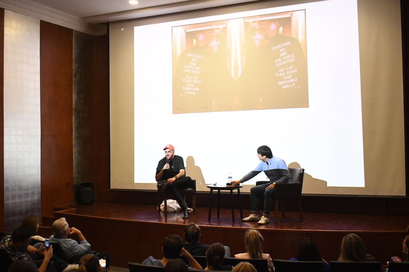 Diseñador lagunero Ricardo Seco conversa en el Museo Arocena sobre su trayectoria