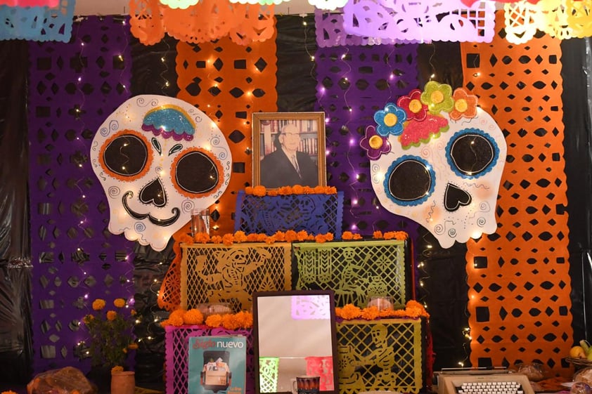 Con altares y festivales, escuelas laguneras celebran el Día de Muertos