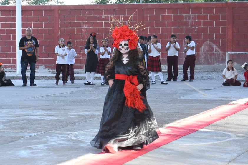 Con altares y festivales, escuelas laguneras celebran el Día de Muertos