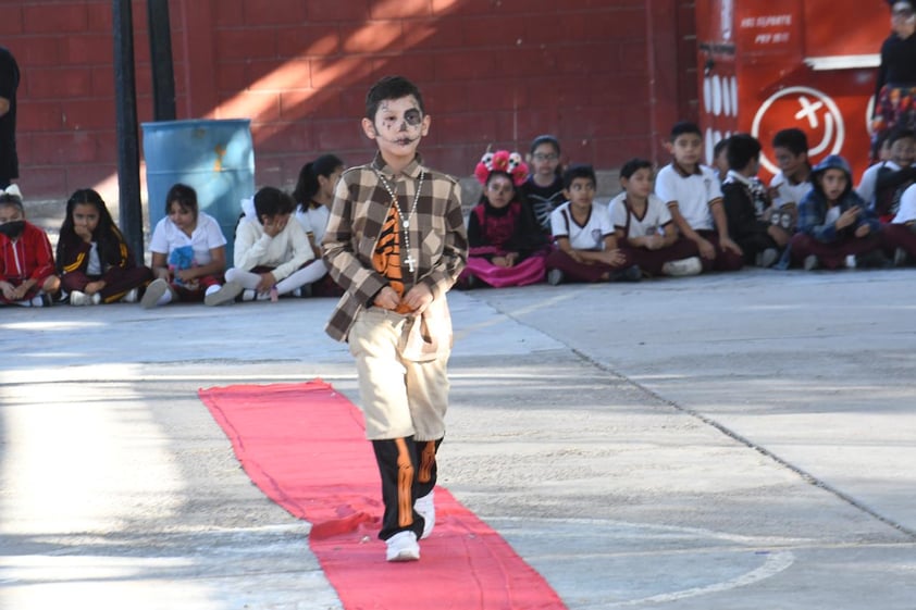 Con altares y festivales, escuelas laguneras celebran el Día de Muertos