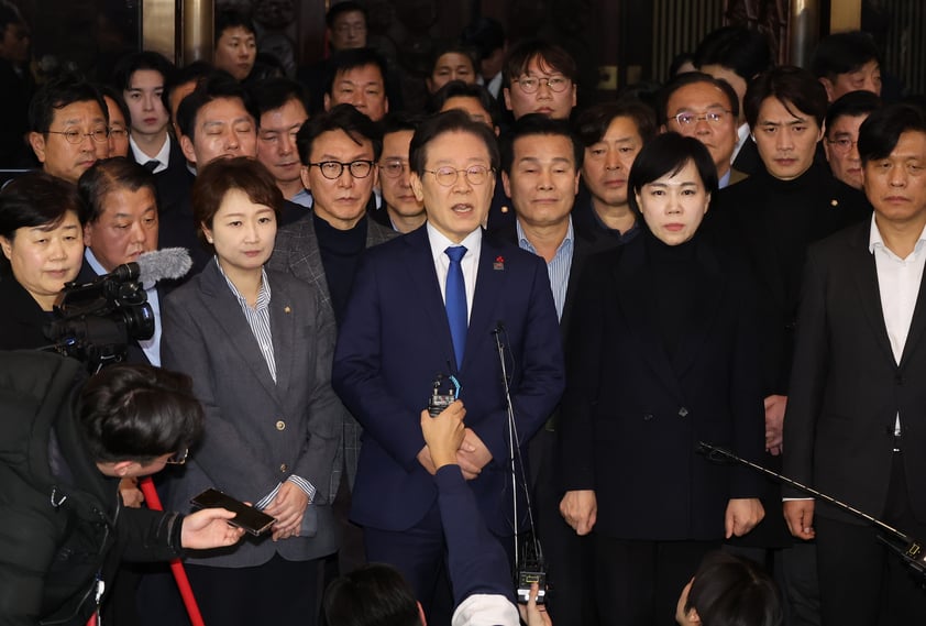 El presidente de Corea del Sur anuncia que revocará la ley marcial