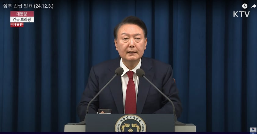 Seoul (Korea, Republic Of), 03/12/2024.- A handout screengrab made available by KTV shows South Korean President Yoon Suk Yeol declaring martial law in a televised emergency address delivered from the presidential office in Seoul, South Korea, 03 December 2024. The head of state addressed the nation citing the need to root out pro-North Korean forces and uphold the constitutional order. (Corea del Sur, Seúl) EFE/EPA/KTV HANDOUT SOUTH KOREA OUT - BEST QUALITY AVAILABLEHANDOUT EDITORIAL USE ONLY/NO SALES