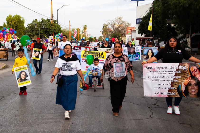 Familiares de desaparecidos peregrinan en Torreón como muestra de fe a la Virgen de Guadalupe