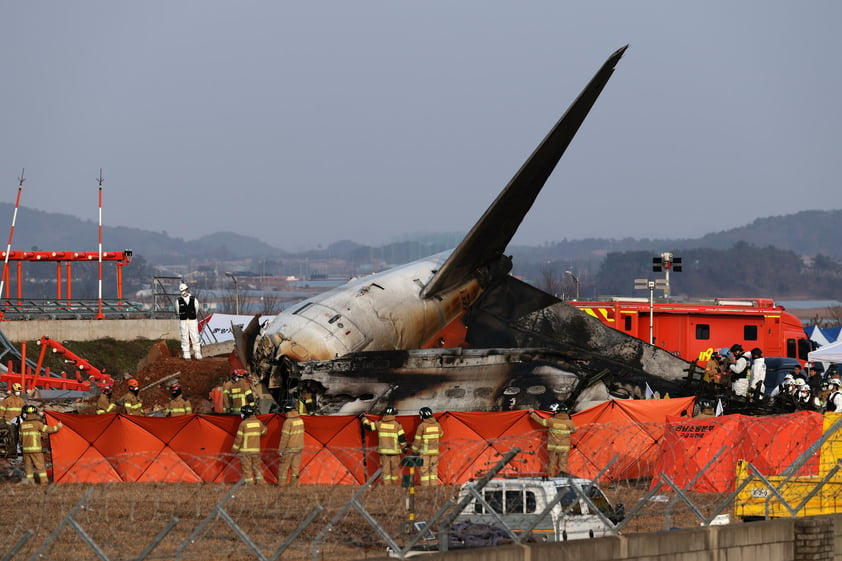 Fatal accidente aéreo cobra decenas de vidas en Corea del Sur