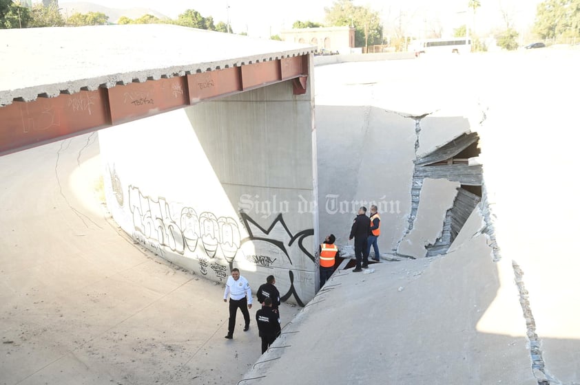 Metrobús Laguna: Colapsa estructura de una de las losas