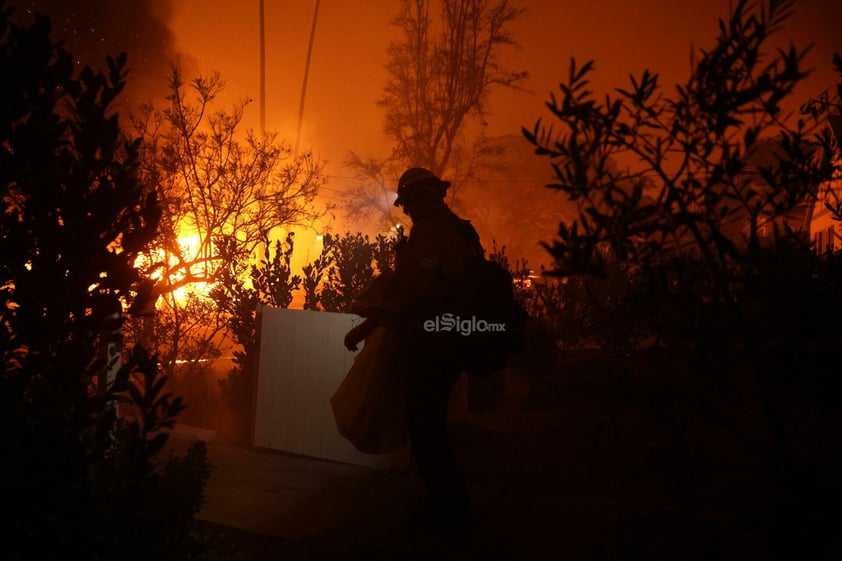 Incendio forestal en Pacific Palisades en Los Ángeles