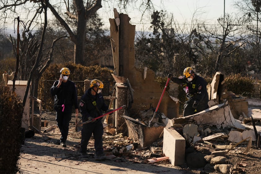 California enfrenta un nuevo incendio en plena alerta por fuertes vientos