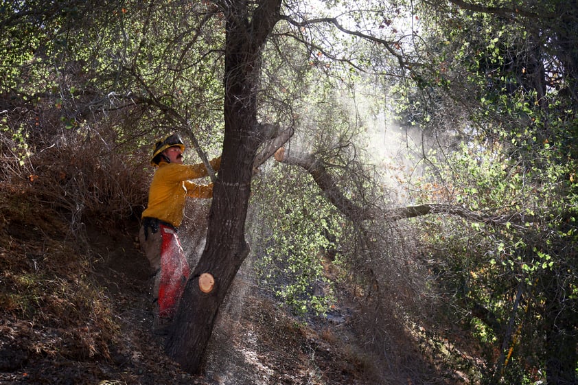 California enfrenta un nuevo incendio en plena alerta por fuertes vientos