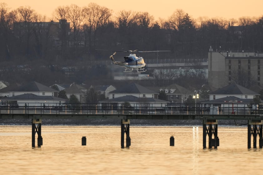 Recuperan cuerpos tras accidente aéreo en Washington