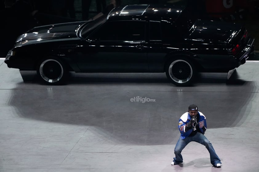 Kendrick Lamar en el medio tiempo del Super Bowl LIX