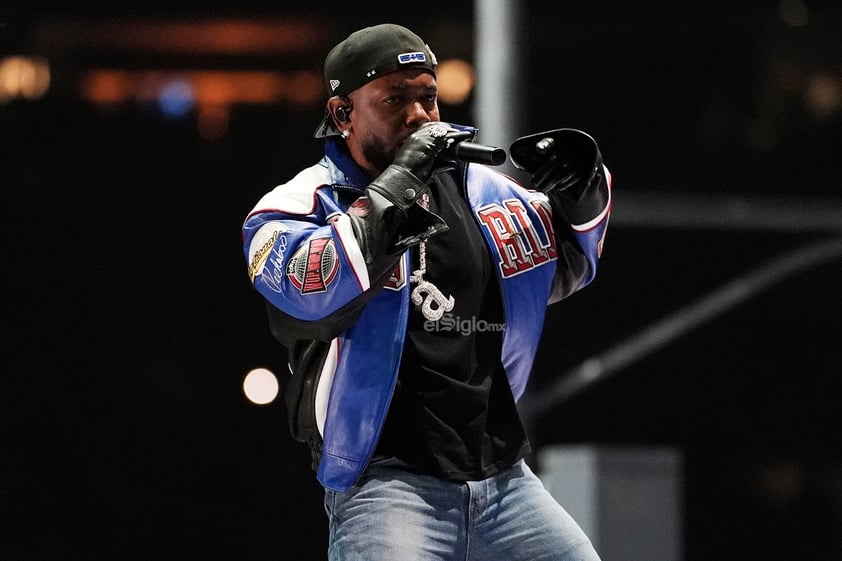 Kendrick Lamar en el medio tiempo del Super Bowl LIX