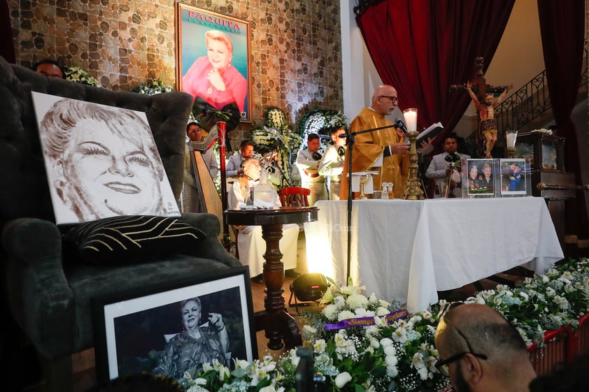 Homenajean a Paquita la del Barrio en ‘Casa Paquita’