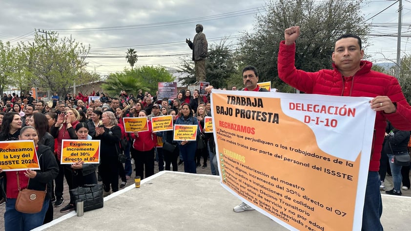 Maestros protestan en Monclova contra reforma a la Ley del ISSSTE 2025