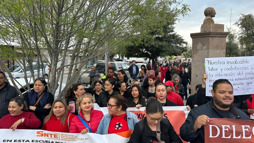 Maestros protestan en Monclova contra reforma a la Ley del ISSSTE 2025