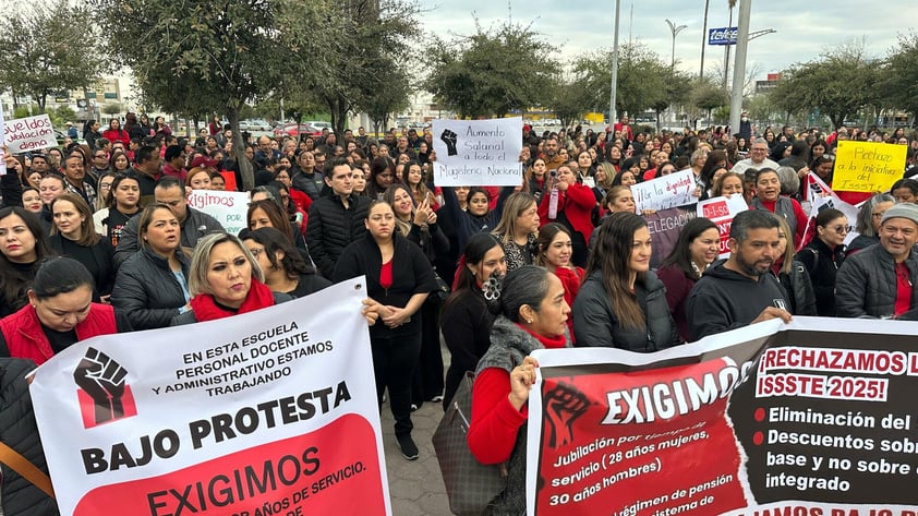 Maestros protestan en Monclova contra reforma a la Ley del ISSSTE 2025