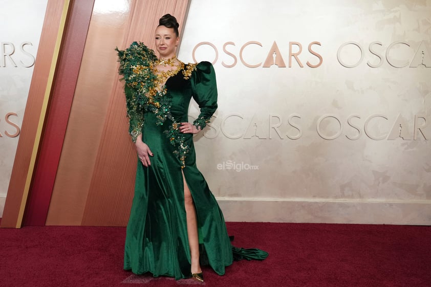 Las celebridades deslumbran en la alfombra roja de los Oscar 2025