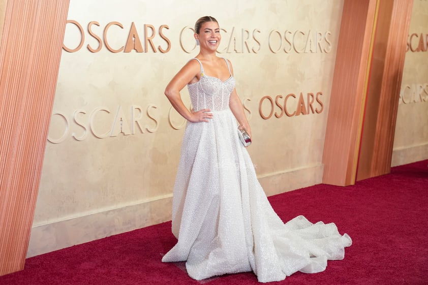 Las celebridades deslumbran en la alfombra roja de los Oscar 2025