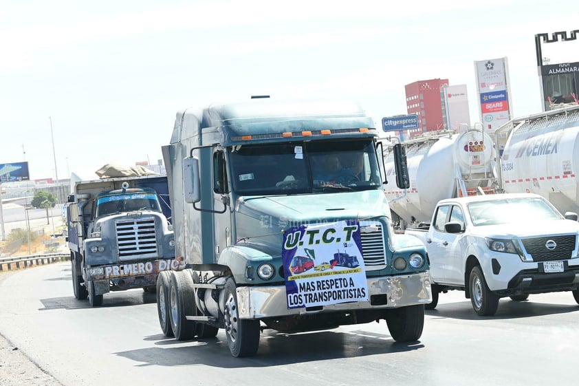 Protestan transportistas en el Periférico, denuncian hostigamiento de la Guardia Nacional