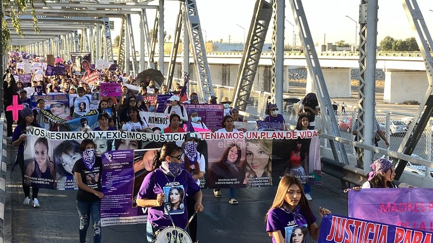 Las mujeres 'tomaron' las calles de la Comarca Lagunera con la marcha del 8M