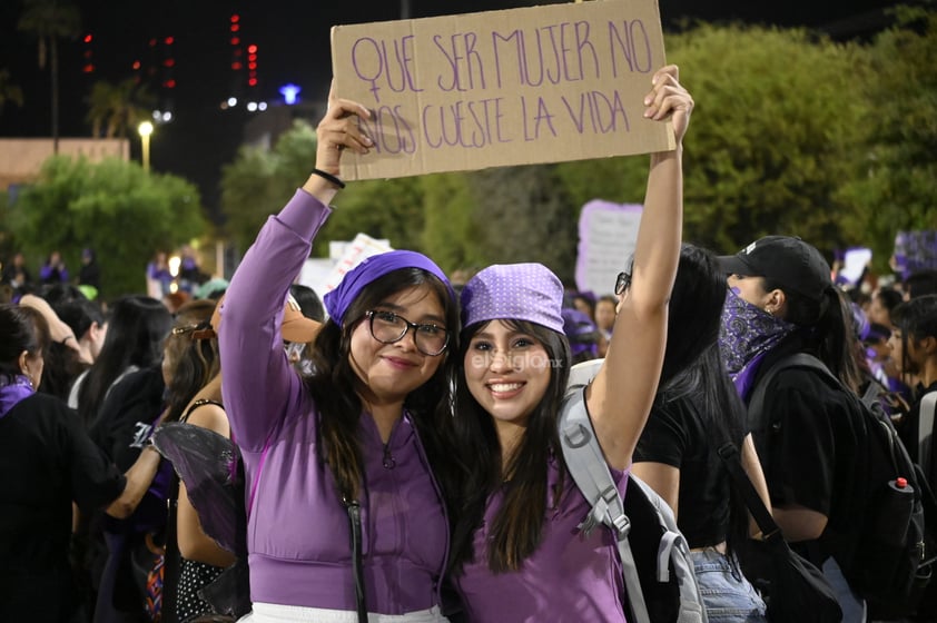 Las mujeres 'tomaron' las calles de la Comarca Lagunera con la marcha del 8M