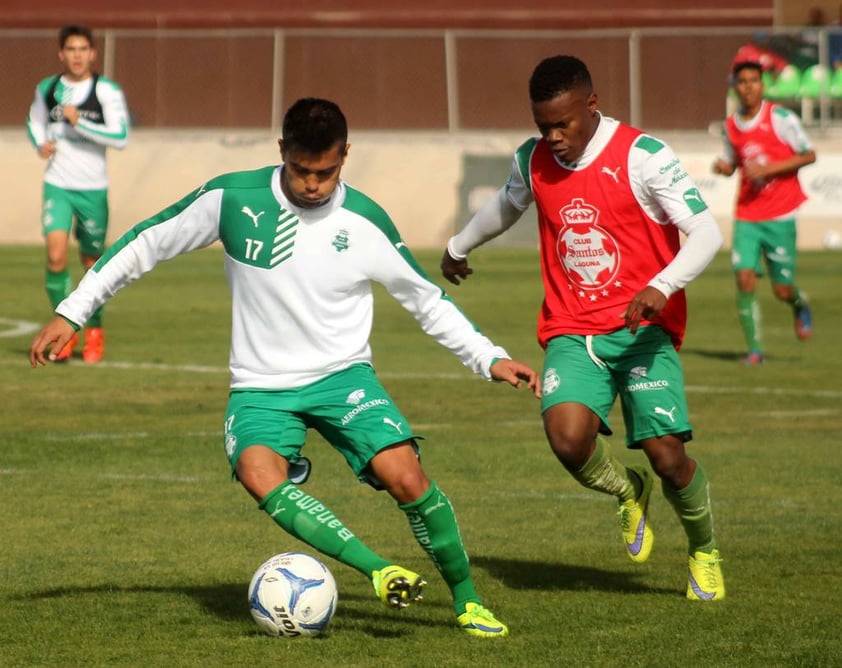 Cae Santos Laguna en amistoso ante el Real Sporting de Gijón