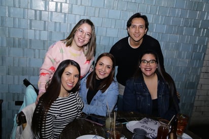 .Maggy, Celeste, Mariana, Anayancy y Fabián (EL SIGLO DE TORREÓN/ENRIQUE CASTRUITA)