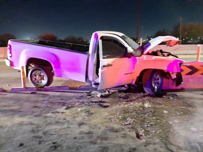 Ebrio conductor destroza su camioneta en Villa Florida. (EL SIGLO DE TORREÓN)