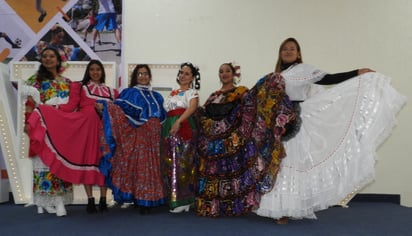 Lupita, Rubí, Daniela, Perla, Bárbara y Ana, quienes también participaron en el festival (CORTESÍA)