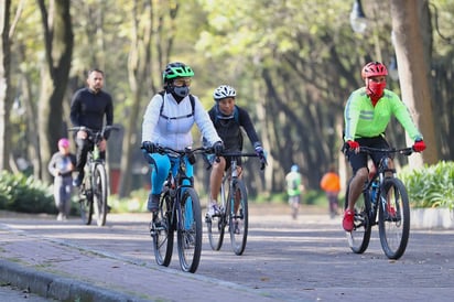 Ciclistas durante un recorrido. (ARCHIVO)