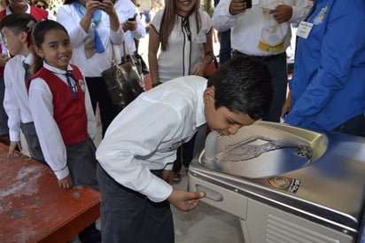 Arreglarán rotarios 25 purificadoras de agua de escuelas