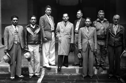 Jefes de zona de la Acción Revolucionaria Mexicanista, conocidos como los Camisas Doradas. Imagen: Wikimedia