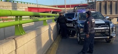 Policías de Saltillo logran evitar que un joven acabe con su vida