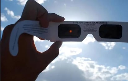 Eclipse solar lentes (ESPECIAL)