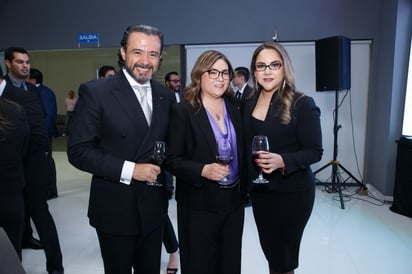 Juan Miguel Nava, Jazmín Ramos y Paty Arestegui (EL SIGLO DE TORREÓN / ENRIQUE CASTRUITA)