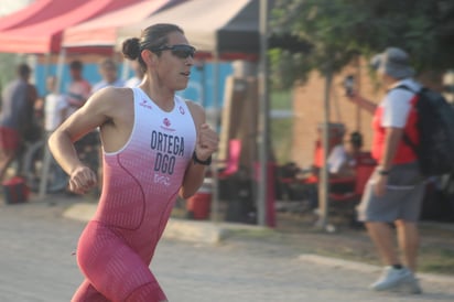 César Ortega Cabral ganó el Triatlón por eliminación en 20-23 años.