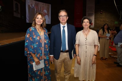 Lorena Giacoman, Gustavo González y Carmen Obregón.