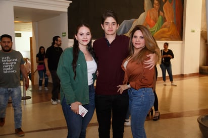 Marian, Miguel y María.