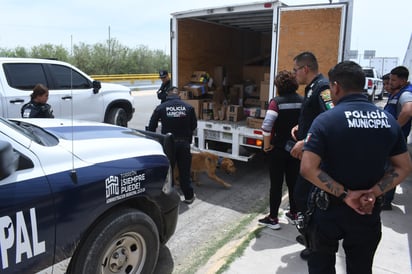 Los detenidos están identificados como José ‘NN’, de 19 años de edad, y Moisés ‘NN’, de 23 años, quienes fueron detenidos en el sector oriente de Torreón, al mediodía de este viernes.