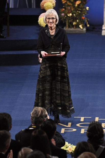 Claudia Goldin recibiendo el Premio Nobel de Economía. Imagen: Claudio Bresciani