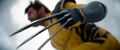 En esta imagen proporcionada por 20th Century Studios/Marvel Studios, Hugh Jackman como Wolverine/Logan en una escena de 'Deadpool & Wolverine'. (20th Century Studios/Marvel Studios vía AP)

